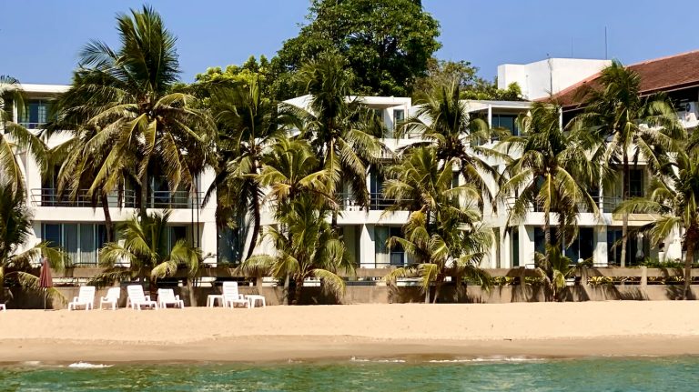 Front Samet Beach House | Slider | Front of the Villa